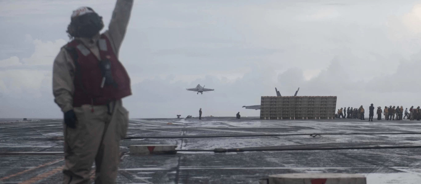 USS Ronald Regan: Στην Νότια Κινεζική Θάλασσα εισήλθε το αμερικανικό αεροπλανοφόρο (φώτο)